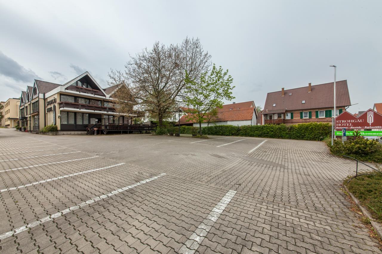 Hotel Strohgaeu Корнталь-Мюнхинген Экстерьер фото
