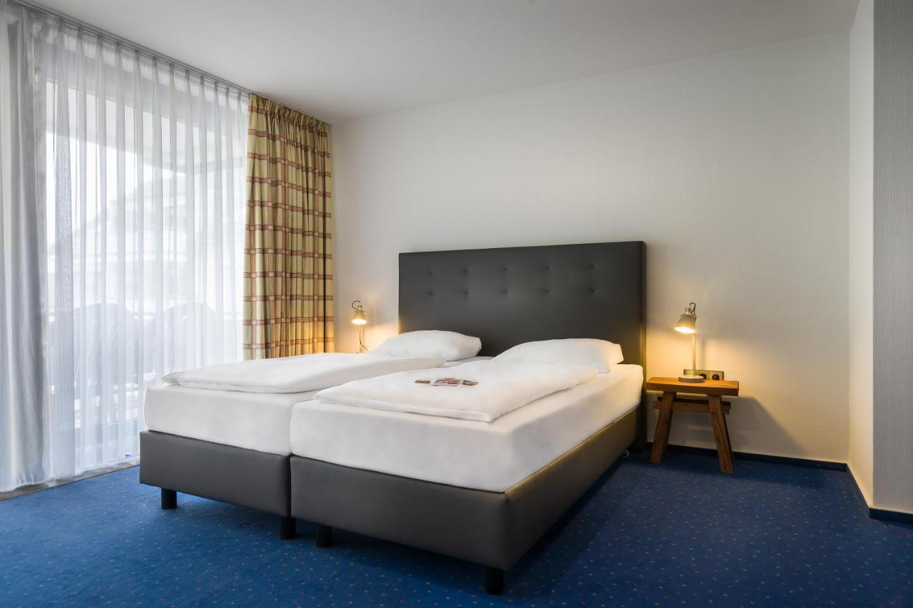 Hotel Strohgaeu Корнталь-Мюнхинген Экстерьер фото