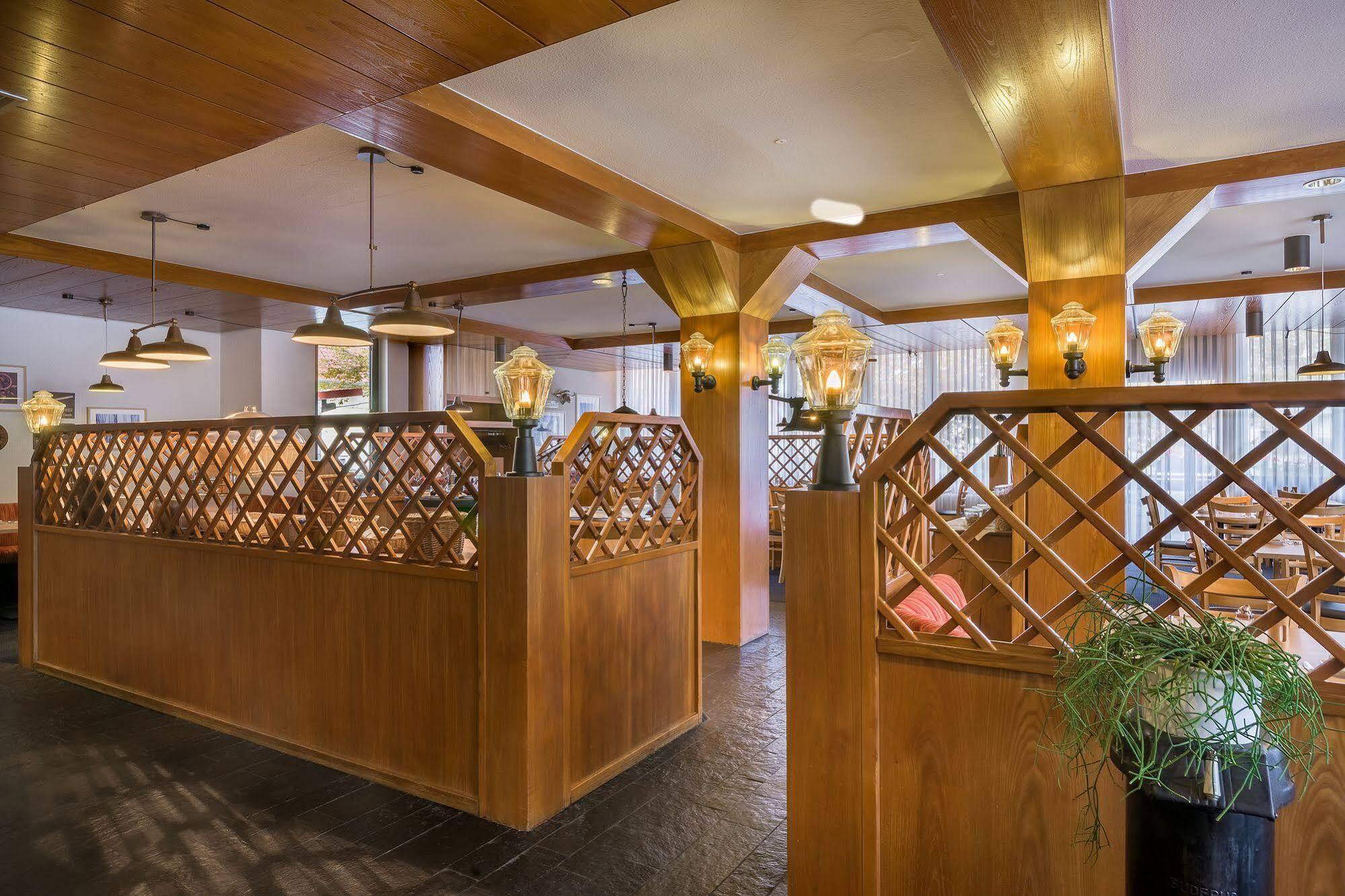 Hotel Strohgaeu Корнталь-Мюнхинген Экстерьер фото