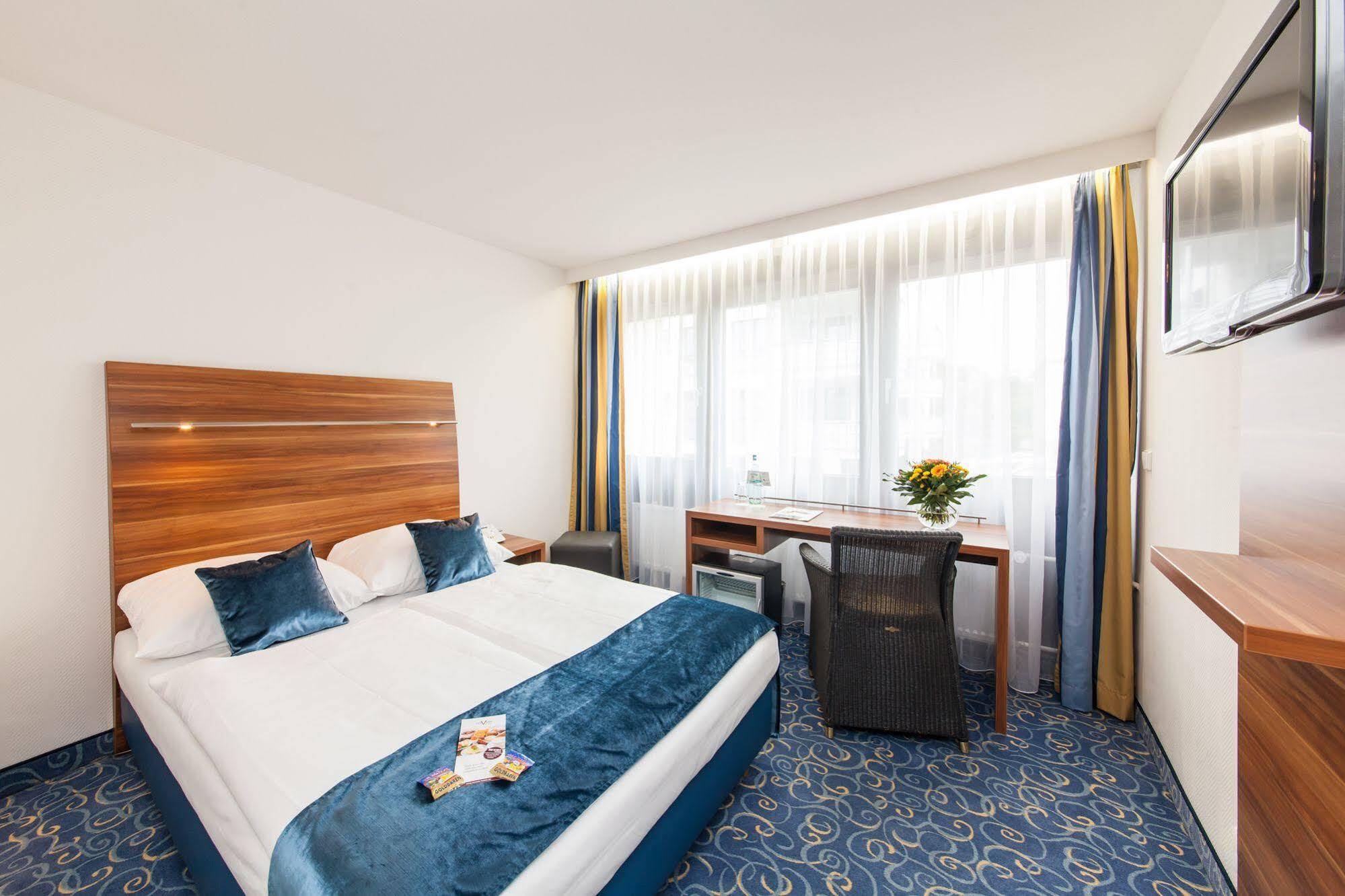 Hotel Strohgaeu Корнталь-Мюнхинген Экстерьер фото