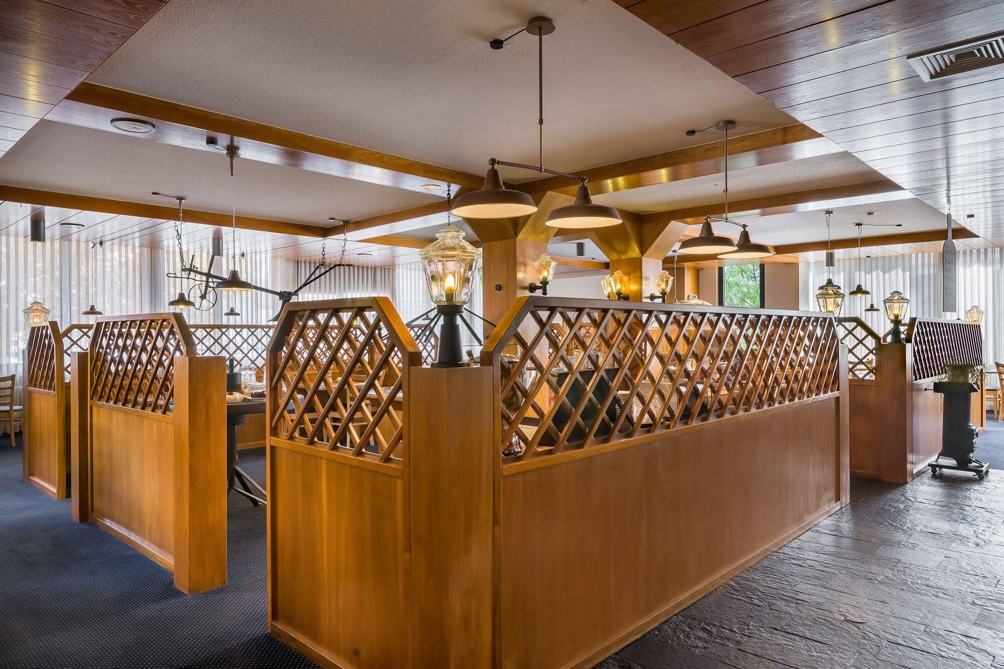 Hotel Strohgaeu Корнталь-Мюнхинген Экстерьер фото