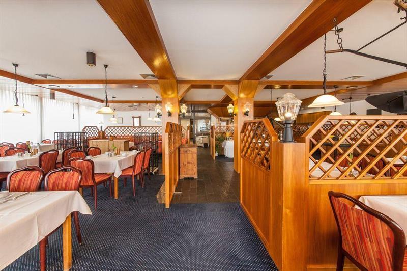 Hotel Strohgaeu Корнталь-Мюнхинген Экстерьер фото